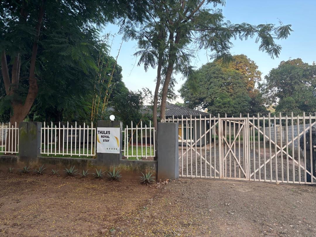 Thula’s Royal Stay Livingstone – Budget Rooms & Shared Dorms (ZMW)
