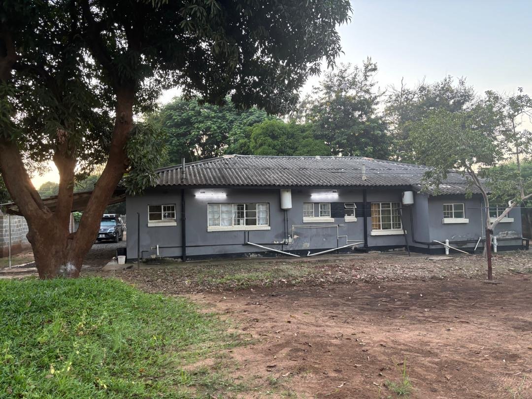 Thula’s Royal Stay Livingstone – Budget Rooms & Shared Dorms (ZMW) - Image 3